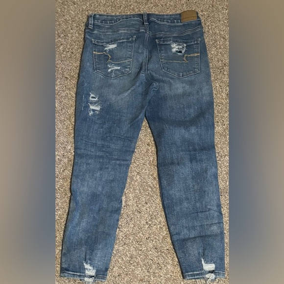 American Eagle Hi-Rise Light Wash Distressed Jegging - Picture 2 of 4